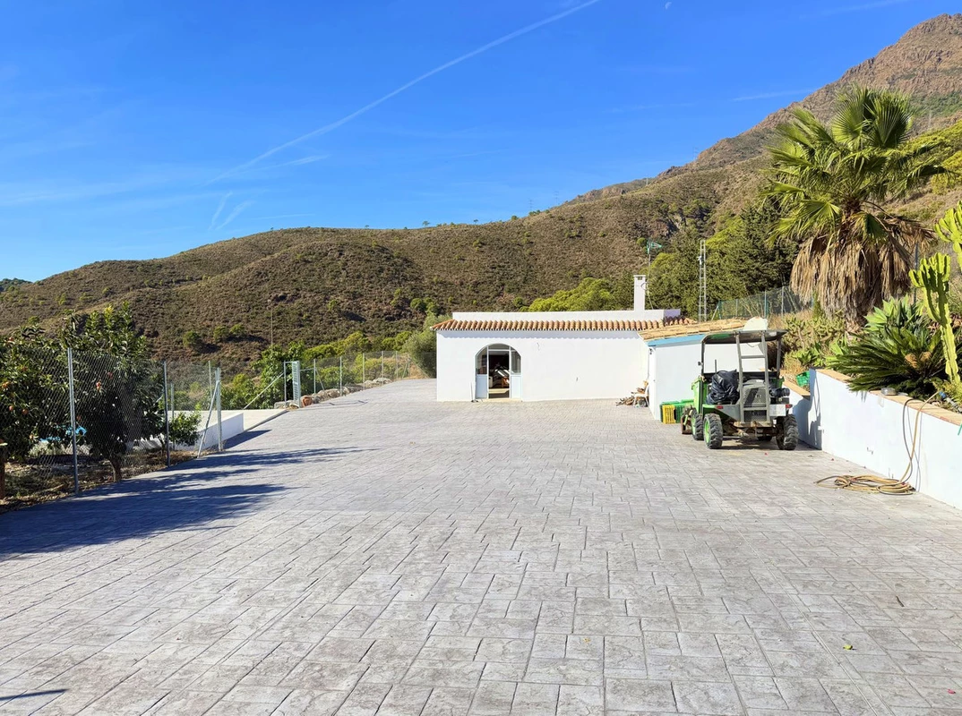 8-e64a9055bba3e77ac8aca3b893cdf826