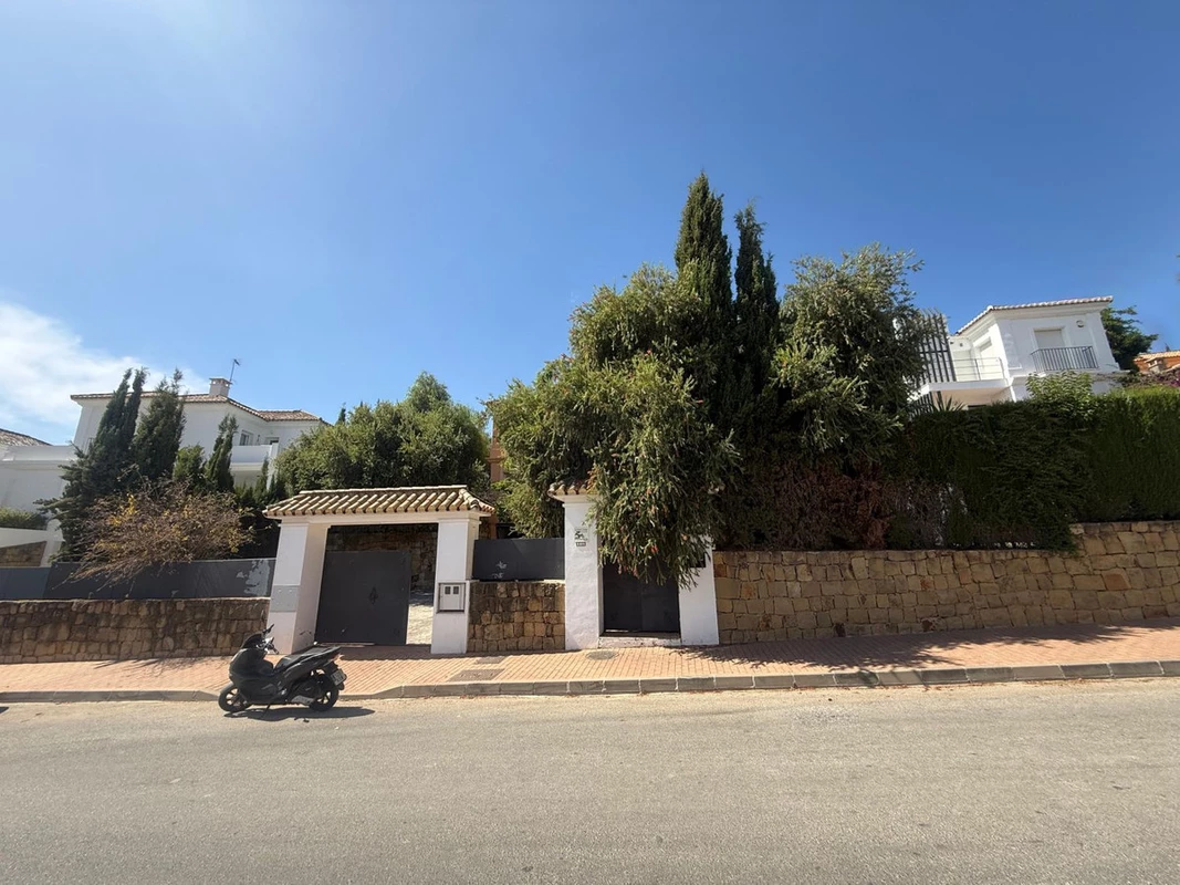 2-5bd7b9d04b45e33852eaf0ec6670150d