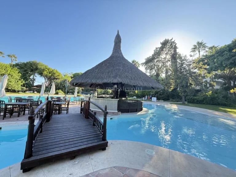 24KPMA41 | Penthouse in San Pedro de Alcantara – € 739,000 – 3 beds, 2 baths