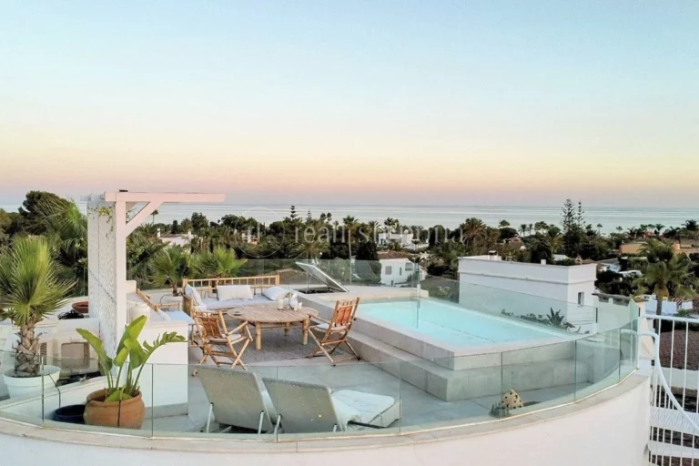 613-00346P | Villa in Marbella East – € 1,595,000 – 3 beds, 2 baths