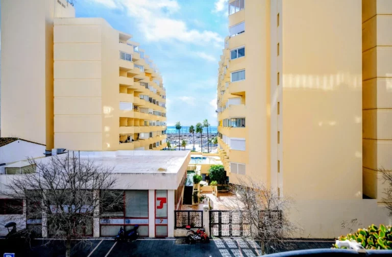 1-7980e48d732b6fc85c14b43b94d2aa54