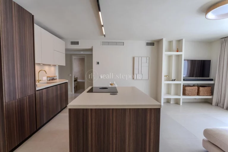 B2202601 | Apartment in Estepona – € 590,000 – 3 beds, 2 baths
