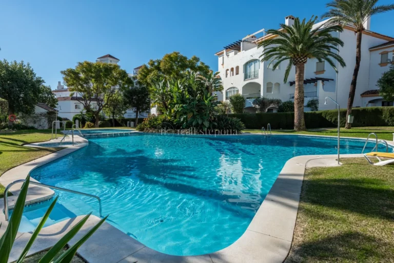 361-12626P | Apartment in Nueva Andalucia – € 849,000 – 2 beds, 2 baths