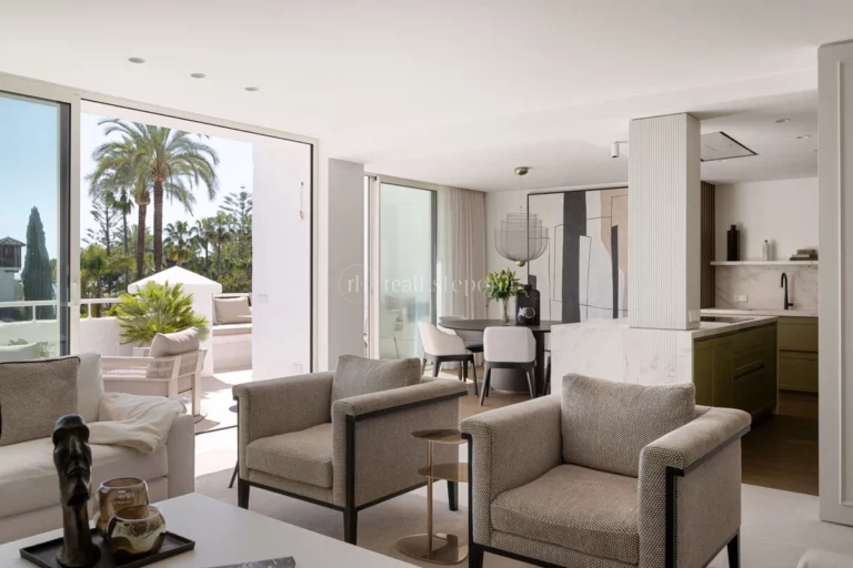 ESNY003 | Duplex Penthouse in Marbella Golden Mile – € 3,750,000 – 3 beds, 3 baths