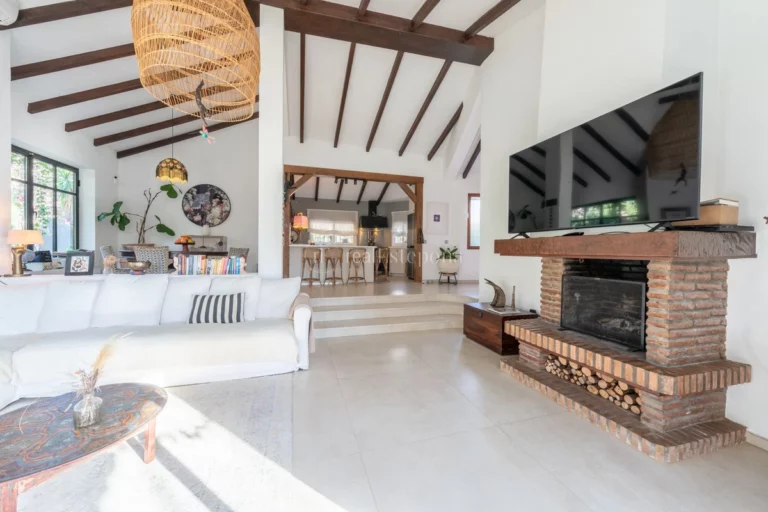613-00174P | Villa in Estepona – € 1,495,000 – 4 beds, 6 baths