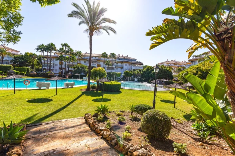 DCAP2015 | Ground Floor Apartment in Nueva Andalucia – € 450,000 – 2 beds, 2 baths