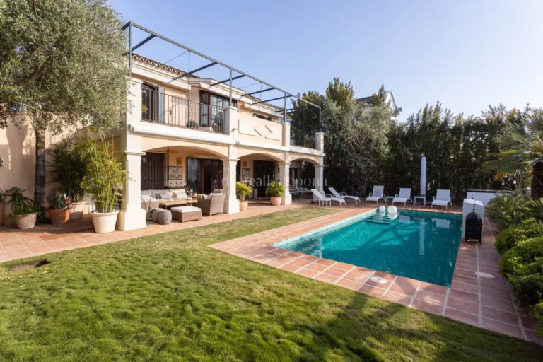 459-00561P | Villa in San Pedro de Alcantara – € 2,100,000 – 5 beds, 4 baths