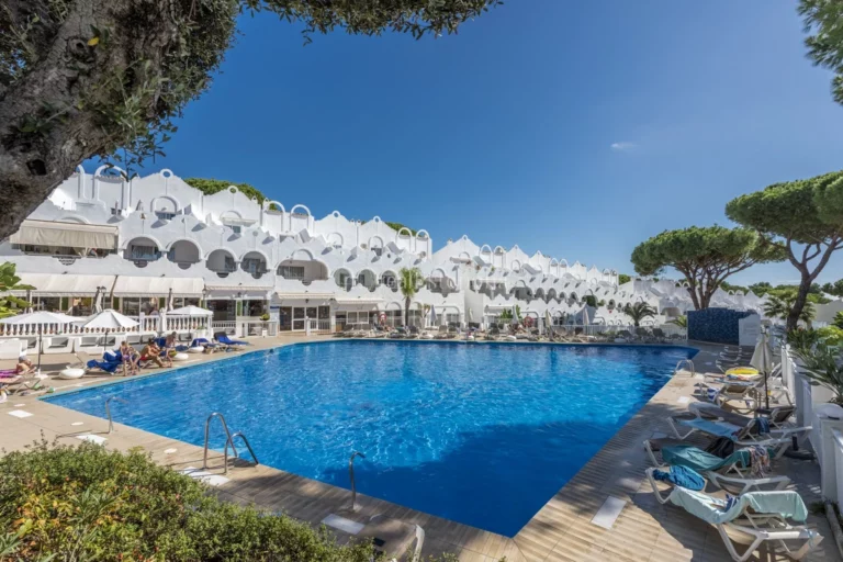 361-12798P | Town House in Marbella East – € 335,000 – 2 beds, 2 baths