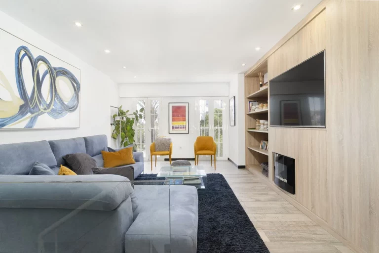 MDL315S | Town House in Marbella – Puerto Banus – € 650,000 – 2 beds, 2 baths