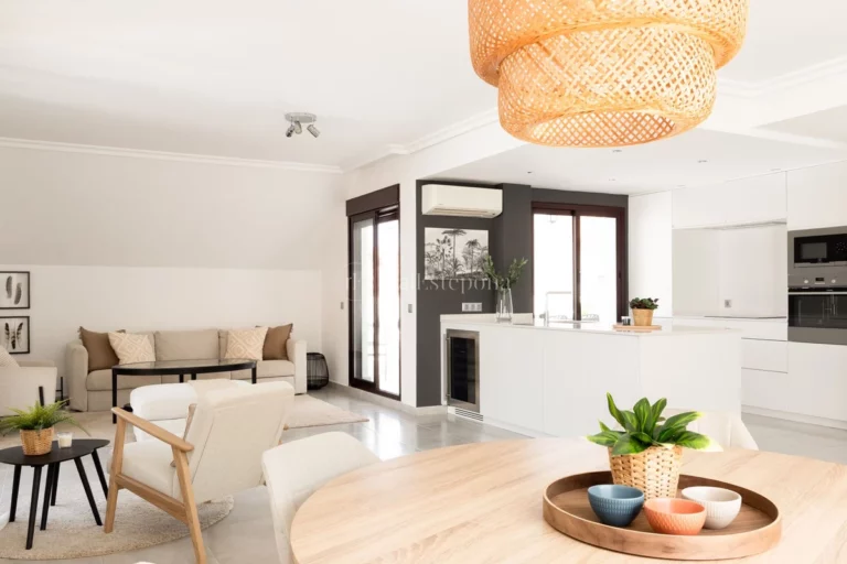145591 | Duplex Penthouse in Nueva Andalucia – € 995,000 – 4 beds, 2 baths