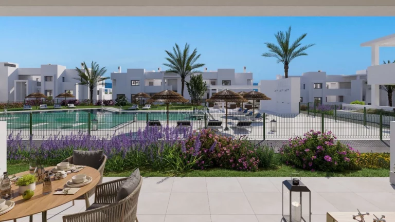 2564HFA | Apartment in Estepona – € 755,000 – 3 beds, 2 baths