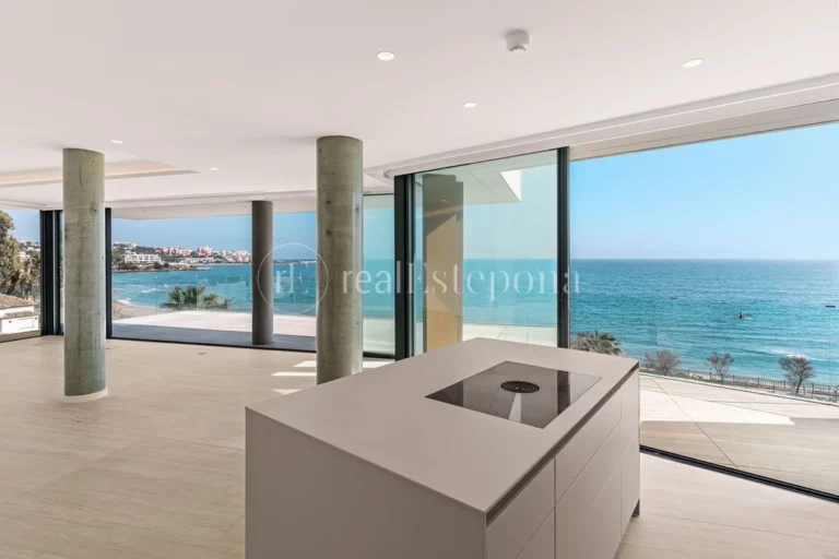 855-00051P | Duplex Penthouse in Estepona – € 4,650,000 – 4 beds, 4 baths