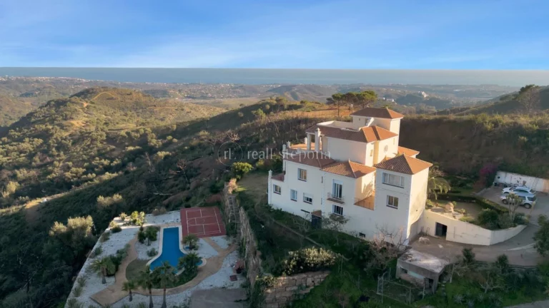 bella00131 | Villa in Estepona – € 2,100,000 – 8 beds, 6 baths