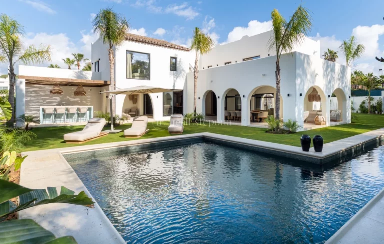 687-00349P | Villa in Estepona – € 4,300,000 – 5 beds, 5 baths