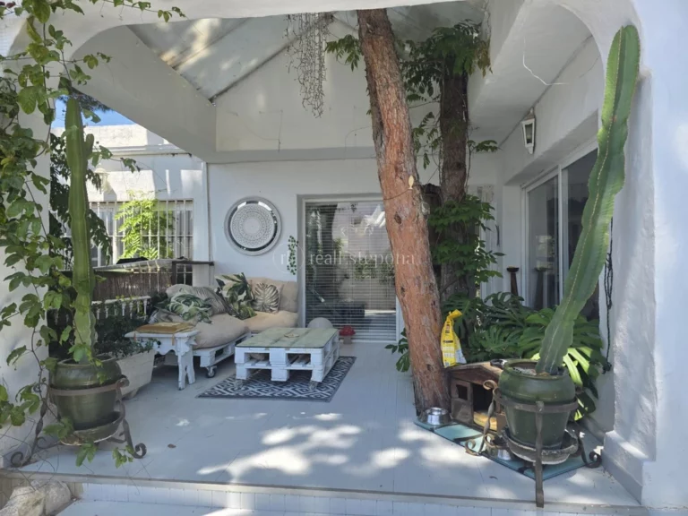 938-00001P | Bungalow in Marbella East – € 580,000 – 3 beds, 2 baths