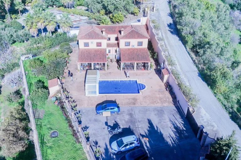 361-12497P | Villa in Estepona – € 2,750,000 – 8 beds, 4 baths