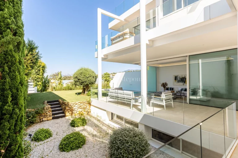 NVG-H396 | Villa in Marbella – € 1,950,000 – 4 beds, 4 baths