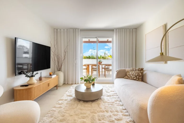 989-00088P | Duplex Penthouse in Nueva Andalucia – € 895,000 – 3 beds, 2 baths