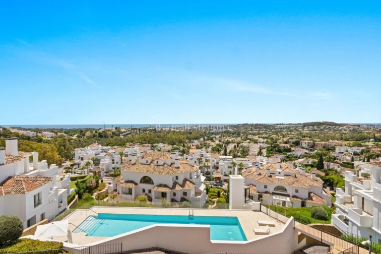 EH-100016 | Apartment in Nueva Andalucia – € 3,800,000 – 5 beds, 5 baths