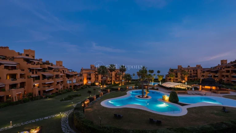 963-00127P | Apartment in Estepona – € 2,395,000 – 3 beds, 2 baths