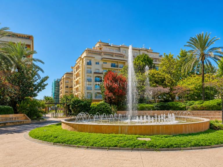 223-02338P | Apartment in Estepona – € 355,000 – 2 beds, 2 baths