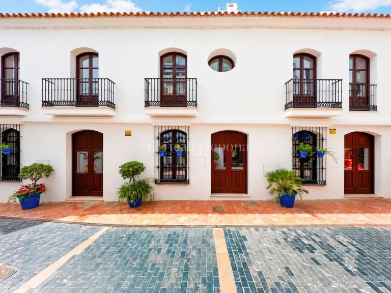 TMNT1111 | Town House in Estepona – € 850,000 – 3 beds, 3 baths