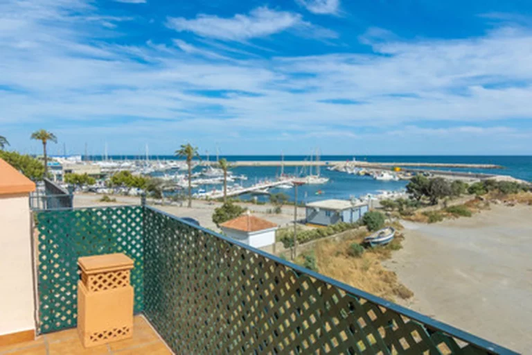 R4745116 | Townhouse in Estepona – € 895,000 – 4 beds, 3 baths