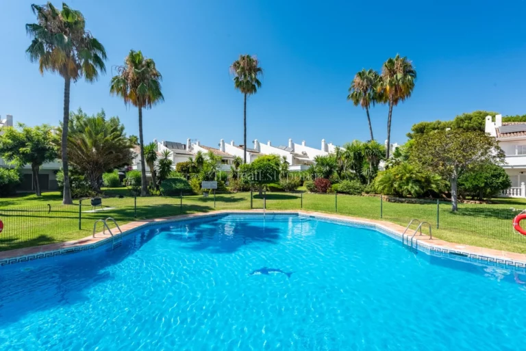 MEX1100 | Town House in Estepona – € 550,000 – 3 beds, 2 baths