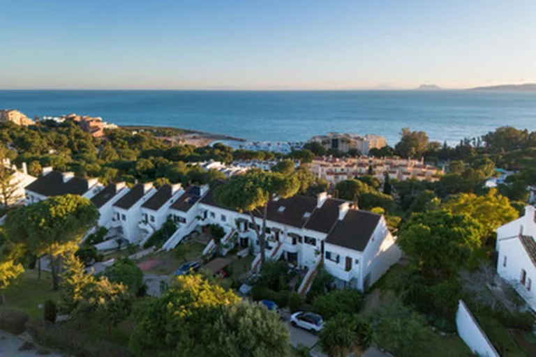 R5309197 | Townhouse in Estepona – € 599,000 – 4 beds, 3.5 baths