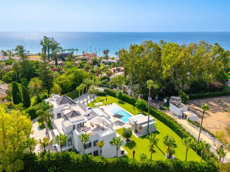 VB23 | Villa in San Pedro de Alcantara – € 8,750,000 – 5 beds, 4 baths