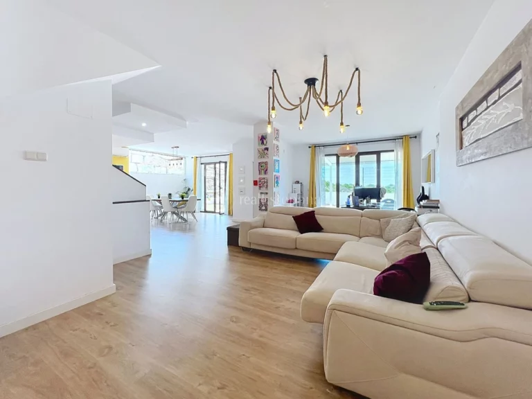 4Z-420-3950-A5 | Chalet in Casares – € 479,000 – 2 beds, 2 baths