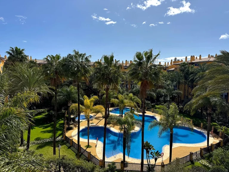 371-00117P | Apartment in San Pedro de Alcantara – € 640,000 – 3 beds, 2 baths