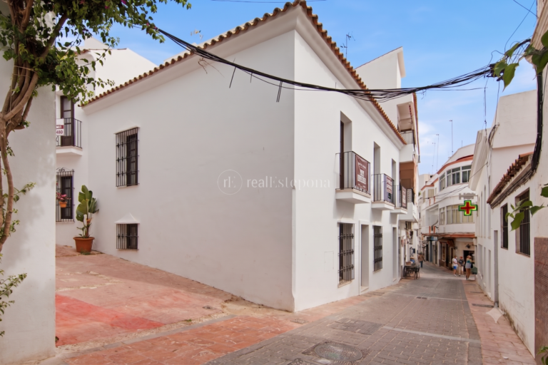 TMNT1112 | Town House in Estepona – € 950,000 – 3 beds, 3 baths