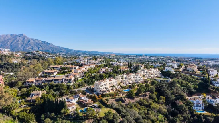 963-00290P | Apartment in Benahavis – € 499,900 – 3 beds, 2 baths
