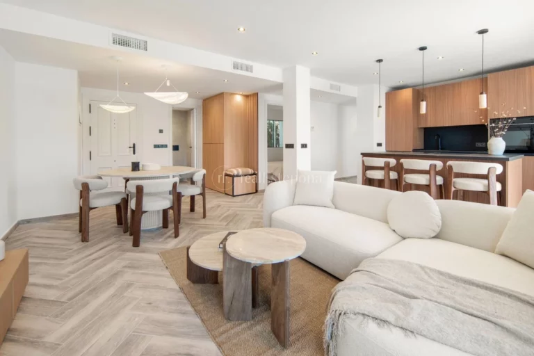 CP31108 | Penthouse in Benahavis – € 899,000 – 3 beds, 3 baths
