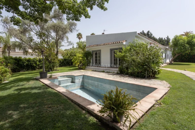 459-00570P | Chalet in San Pedro de Alcantara – € 1,450,000 – 3 beds, 2 baths