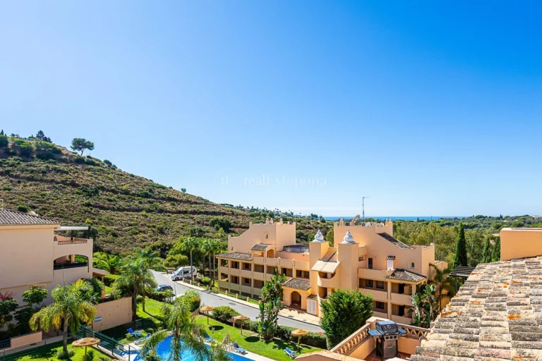 ST6162 | Penthouse in Marbella East – € 699,000 – 3 beds, 2 baths