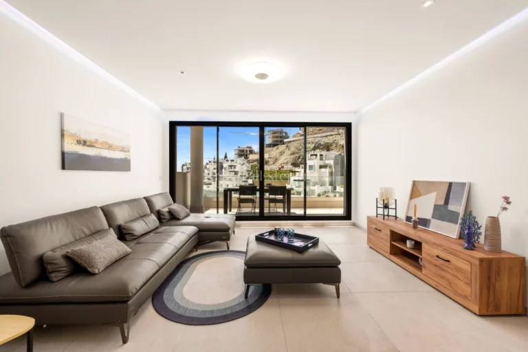 720-00152P | Penthouse in Benahavis – € 799,000 – 3 beds, 2 baths