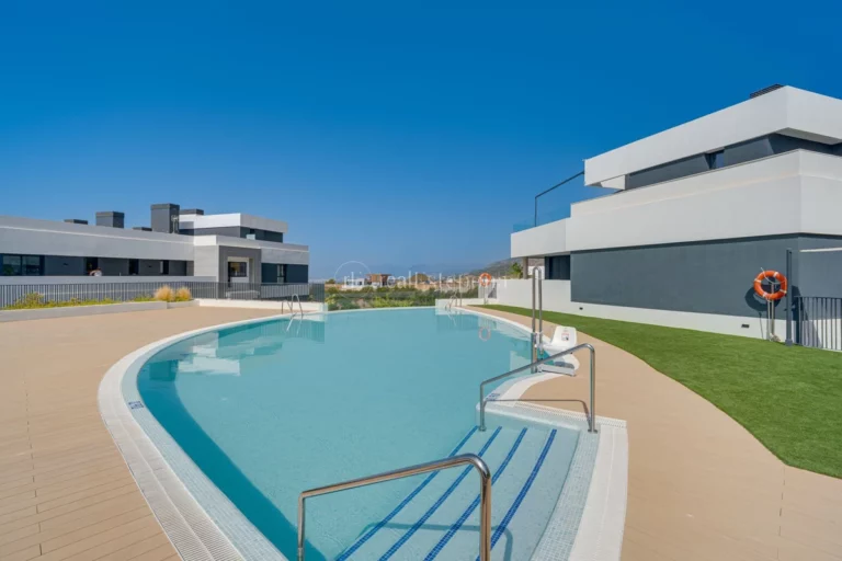 5908MLA | Apartment in Marbella East – € 850,000 – 3 beds, 2 baths