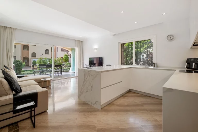 CP31085 | Ground Floor Apartment in Marbella East – € 649,000 – 3 beds, 2 baths