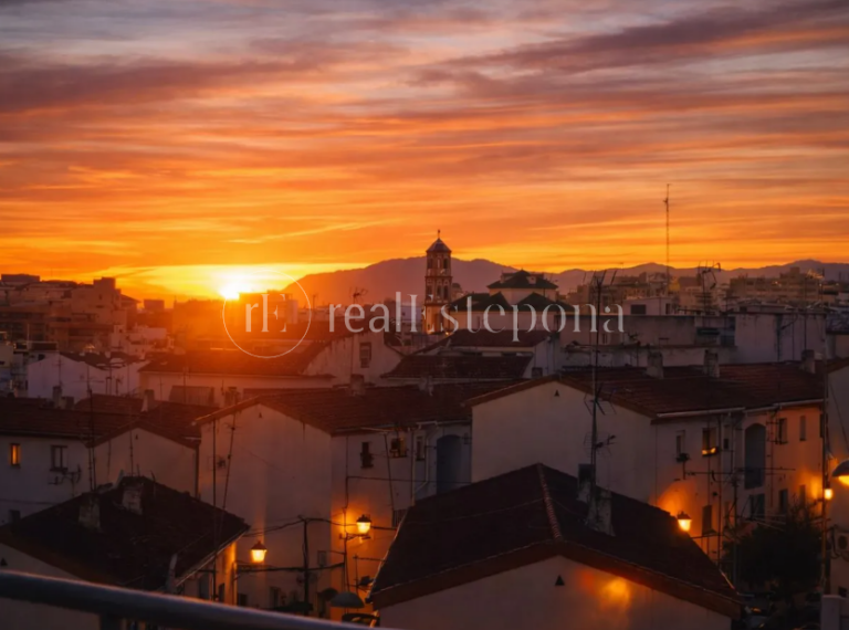 A0176 | Apartment in Marbella – € 420,000 – 2 beds, 1 baths