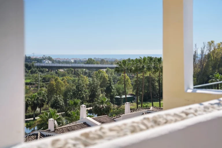 CP33440 | Penthouse in Benahavis – € 899,000 – 3 beds, 3 baths