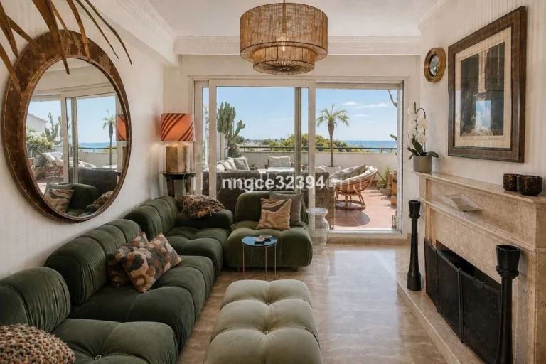R1046 | Apartment in Marbella Golden Mile – € 749,900 – 2 beds, 3 baths